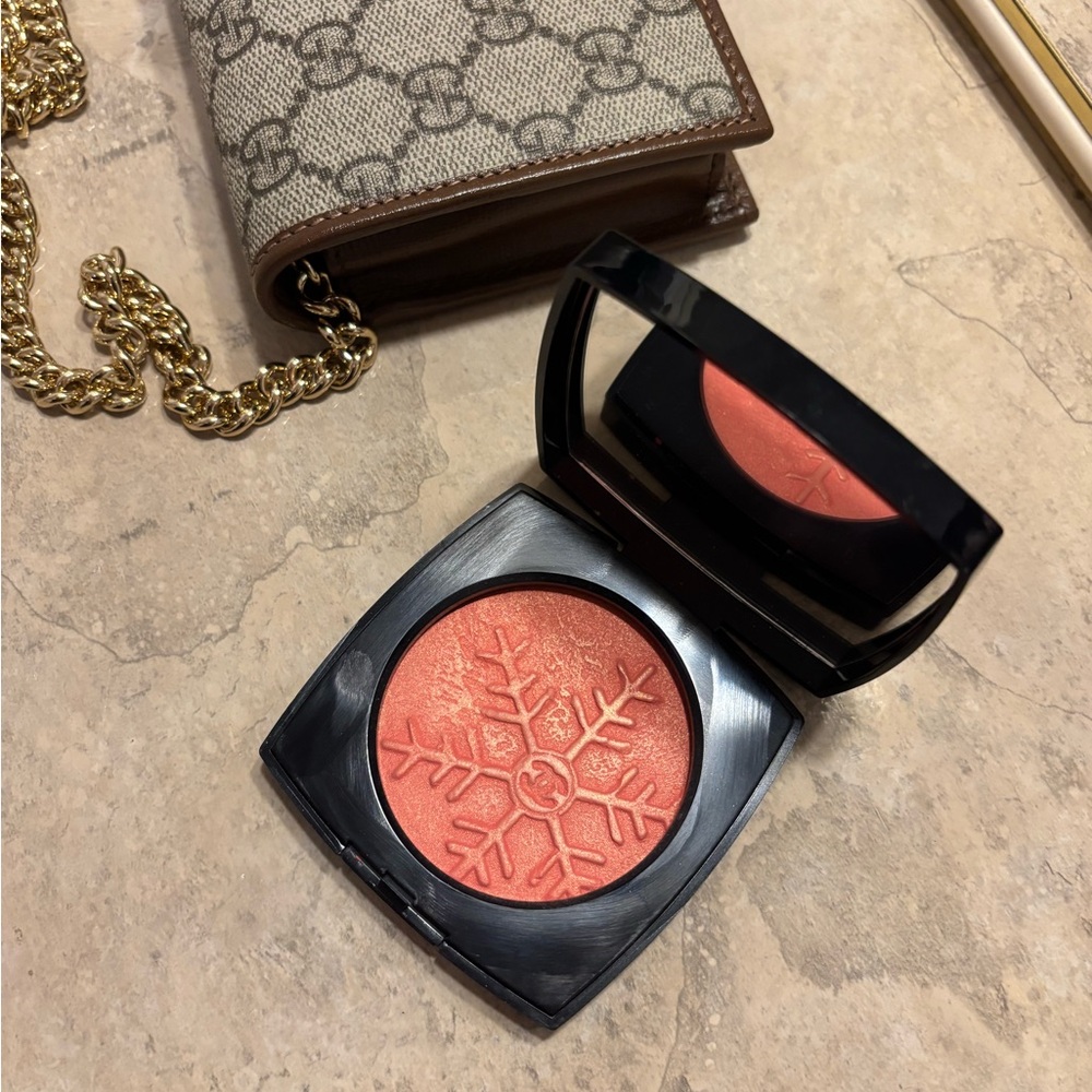 CHANEL Winterglow Coral Blush (Limited Edition)